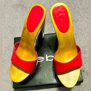 Bebe Vintage fuchsia slip on heels